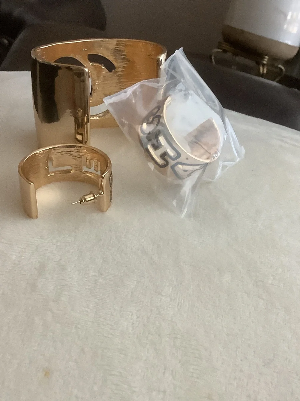 Cc logo Gold-Tone set of earrings and bracelet